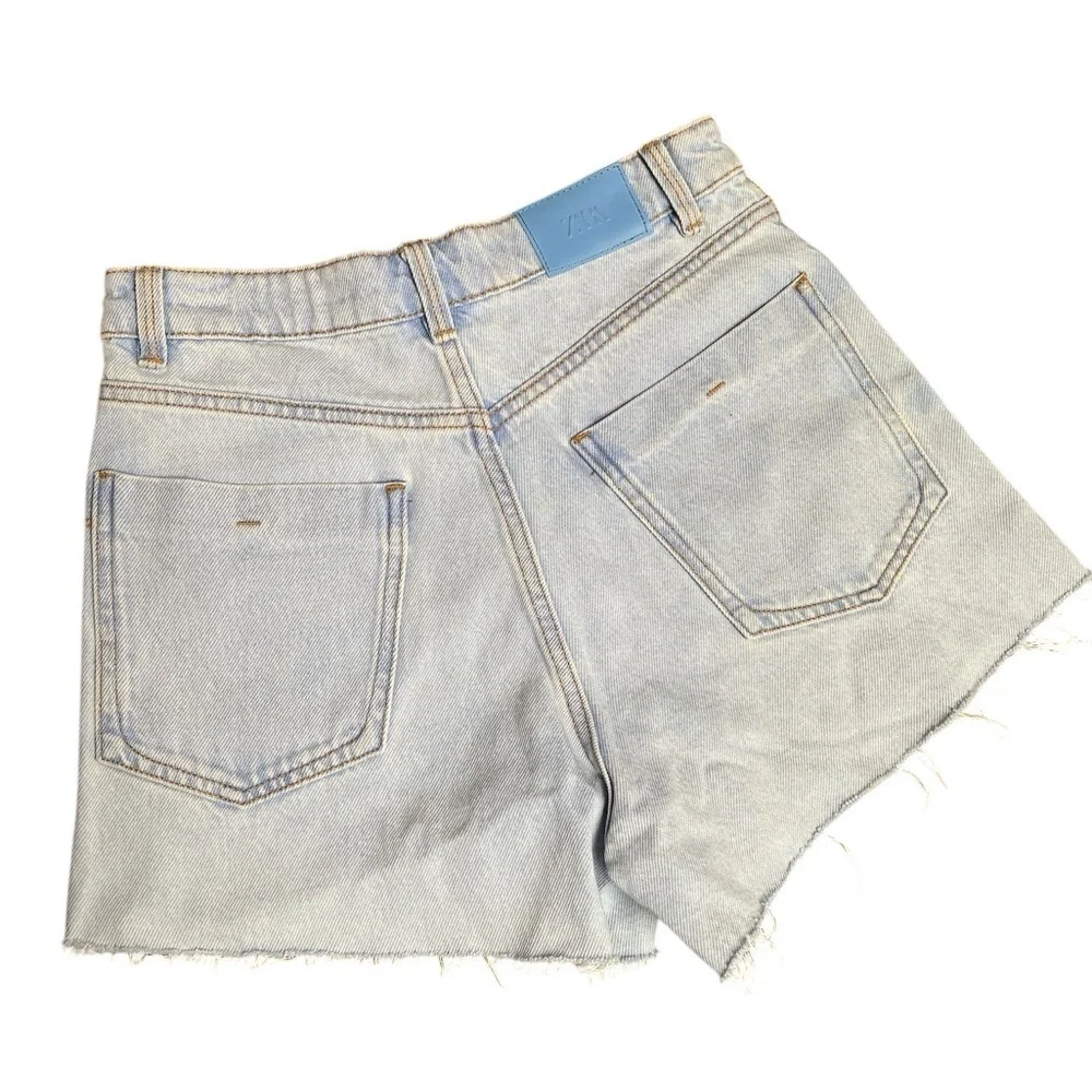 Zara light wash cut off high waisted shorts - Picture 3 of 4